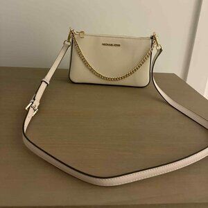 Michael Kors Outlet Jet Set Medium Saffiano Leather Crossbody Bag